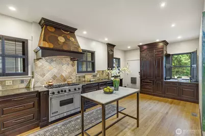 1000 15th Avenue E, Seattle, WA 98112 - Photo 12