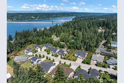 6105 132nd Street Ct NW, Gig Harbor, WA 98332 - Photo 2