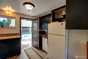 21264 Plaza Dr, Sedro Woolley, WA 98284 - Photo 12
