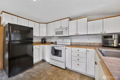 23617 Orting Kapowsin Highway E, Graham, WA 98338 - Photo 12