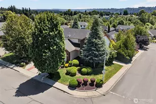 722 E 18th St, La Center, WA 98629 - Photo 4