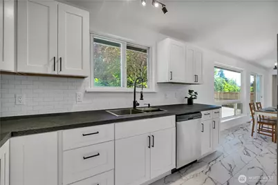 18504 38th Avenue S, SeaTac, WA 98188 - Photo 12