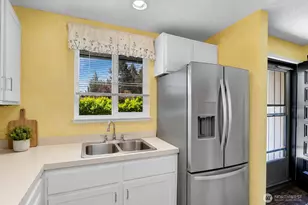 8015 196th St SW, Edmonds, WA 98026 - Photo 16