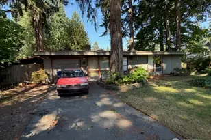1715 146th Ave SE, Bellevue, WA 98007 - Photo 2