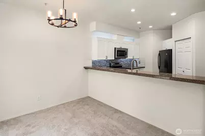 12113 NE 172nd Place #J202, Bothell, WA 98011 - Photo 4