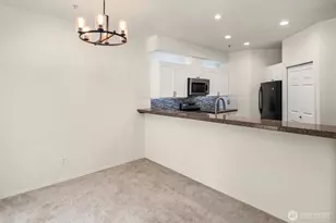 12113 NE 172nd Pl, Bothell, WA 98011 - Photo 4