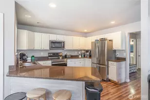 10906 181st Ave Pl E, Bonney Lake, WA 98391 - Photo 6