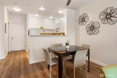 2415 2nd Avenue #432, Seattle, WA 98121 - Photo 10