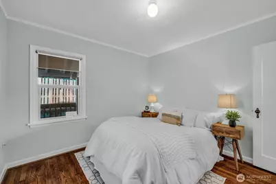 2301 Delmar Drive E, Seattle, WA 98102 - Photo 10