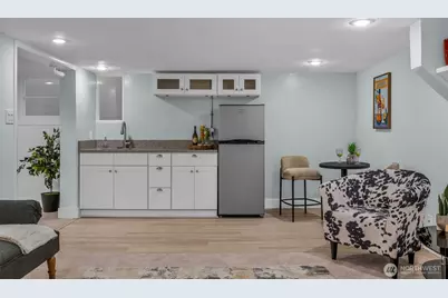 2301 Delmar Drive E, Seattle, WA 98102 - Photo 16