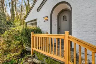 2301 Delmar Dr E, Seattle, WA 98102 - Photo 2