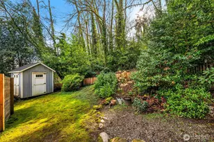 2301 Delmar Dr E, Seattle, WA 98102 - Photo 30