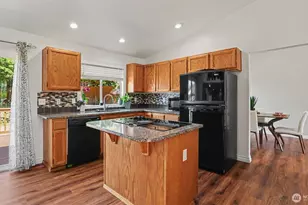 15532 156th Ct SE, Renton, WA 98058 - Photo 14