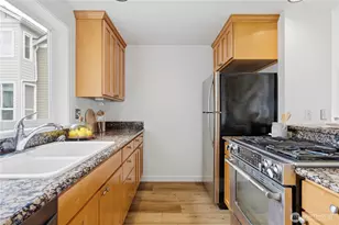 936 N 35th St, Seattle, WA 98103 - Photo 10