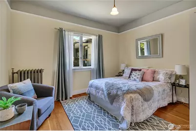 2204 3rd Avenue W, Seattle, WA 98119 - Photo 10
