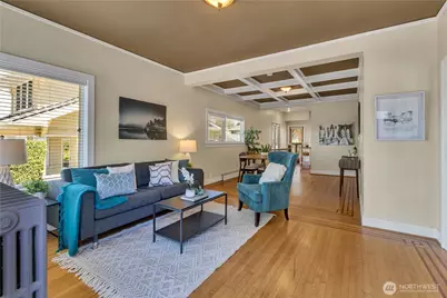 2204 3rd Avenue W, Seattle, WA 98119 - Photo 4