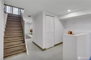 2204 3rd Ave W, Seattle, WA 98119 - Photo 16