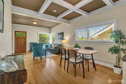 2204 3rd Avenue W, Seattle, WA 98119 - Photo 2