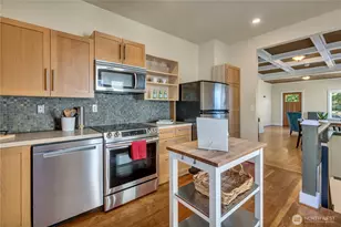 2204 3rd Ave W, Seattle, WA 98119 - Photo 8