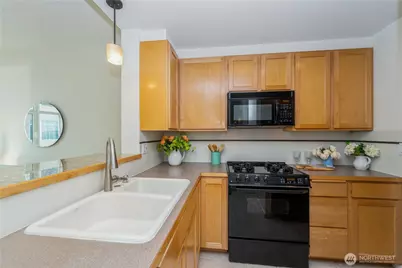 2801 1st Avenue #1102, Seattle, WA 98121 - Photo 4