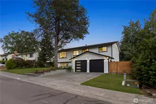 12625 NE 133rd Pl, Kirkland, WA 98034 - Photo 2