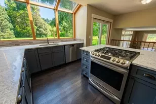 20611 SE 135th St, Issaquah, WA 98027 - Photo 2