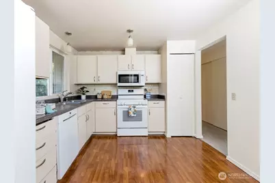 12705 SE 74th Street, Newcastle, WA 98056 - Photo 10