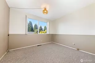 12705 SE 74th St, Newcastle, WA 98056 - Photo 18