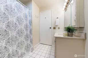 12705 SE 74th St, Newcastle, WA 98056 - Photo 12