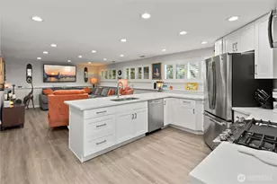 707 W Bertona St, Seattle, WA 98119 - Photo 24