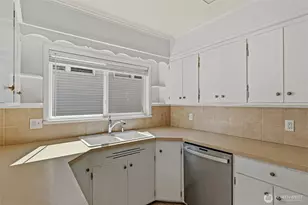 2407 NW 60th St, Seattle, WA 98107 - Photo 12