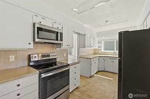 2407 NW 60th St, Seattle, WA 98107 - Photo 10