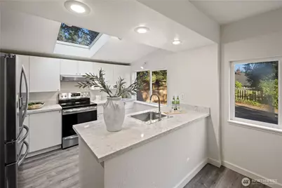 16518 Stone Ave N, Shoreline, WA 98133 - Photo 12