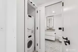 300 Virginia St, Seattle, WA 98121 - Photo 16