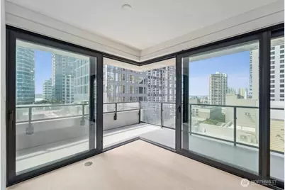 300 Virginia Street #812, Seattle, WA 98121 - Photo 6