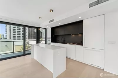 300 Virginia Street #812, Seattle, WA 98121 - Photo 4