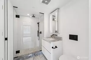 300 Virginia St, Seattle, WA 98121 - Photo 14