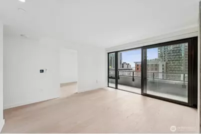 300 Virginia Street #812, Seattle, WA 98121 - Photo 18