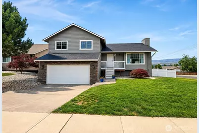 576 Saddle Rock Loop, Wenatchee, WA 98801 - Photo 1