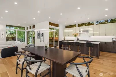 10827 NE 108th Lane, Kirkland, WA 98033 - Photo 2