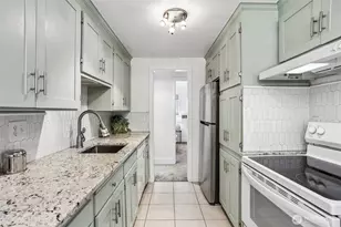 8354 11th Ave NW, Seattle, WA 98117 - Photo 10