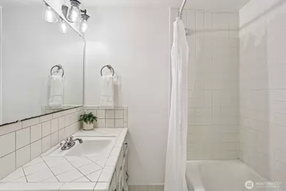 8354 11th Avenue NW #5, Seattle, WA 98117 - Photo 18