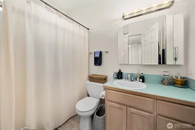 330 E Bay Drive NE, Olympia, WA 98506 - Photo 24