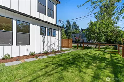 13702 37th Avenue NE, Seattle, WA 98125 - Photo 12