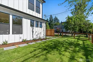 13702 37th Ave NE, Seattle, WA 98125 - Photo 12