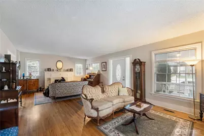 128 5th Avenue NW, Puyallup, WA 98371 - Photo 4