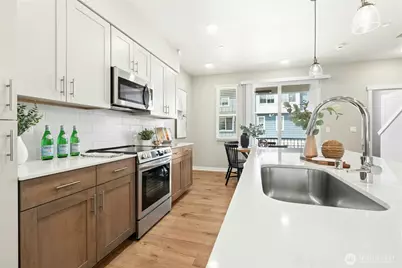 13730 Manor Way #J6, Lynnwood, WA 98087 - Photo 12