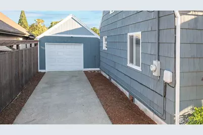 1204 4th Avenue SE, Puyallup, WA 98372 - Photo 2