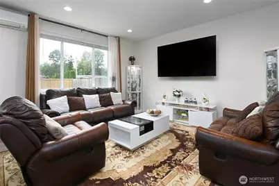 11512 3rd Place W #B, Everett, WA 98204 - Photo 4