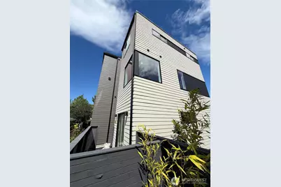 7912 34th Avenue SW #B, Seattle, WA 98126 - Photo 2